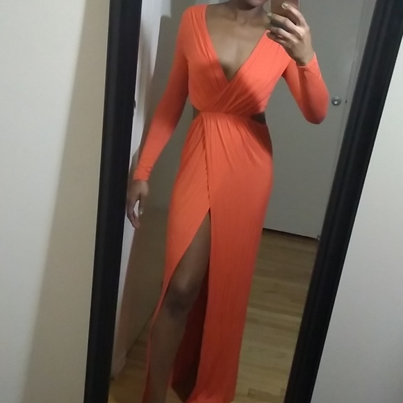Love Culture Dresses & Skirts - Love culture Maxi peach dress with deep slit